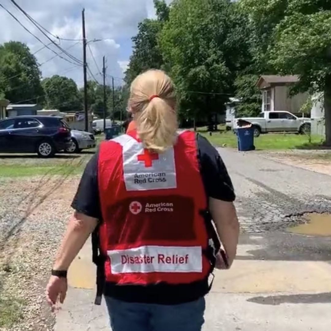 red cross volunteer at scene