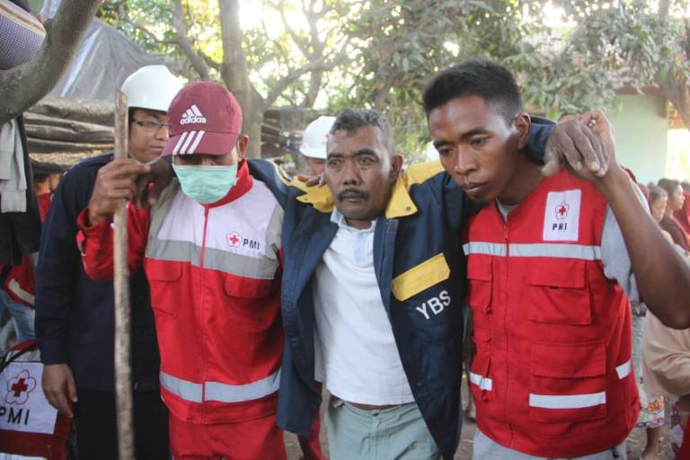 Powerful earthquakes and hundreds of aftershocks have continued for several weeks on the island of Lombok, Indonesia, leaving behind damage and heartbreaking loss. Credit: IFRC/Indonesian Red Cross