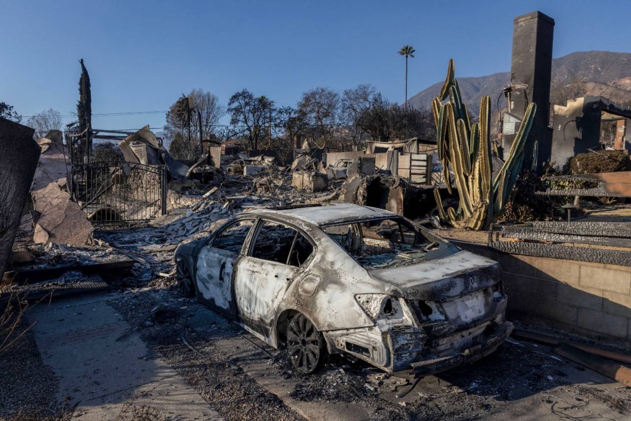 January 11, 2025. Altadena, Los Angeles, California.The wildfires that roared through Los Angeles County destroyed everything in their path. Hundreds of American Red Cross volunteers from across the country have arrived to provide shelter and hope, recovery relief to help those affected rebuild their lives.Photo by Scott Dalton/American Red Cross