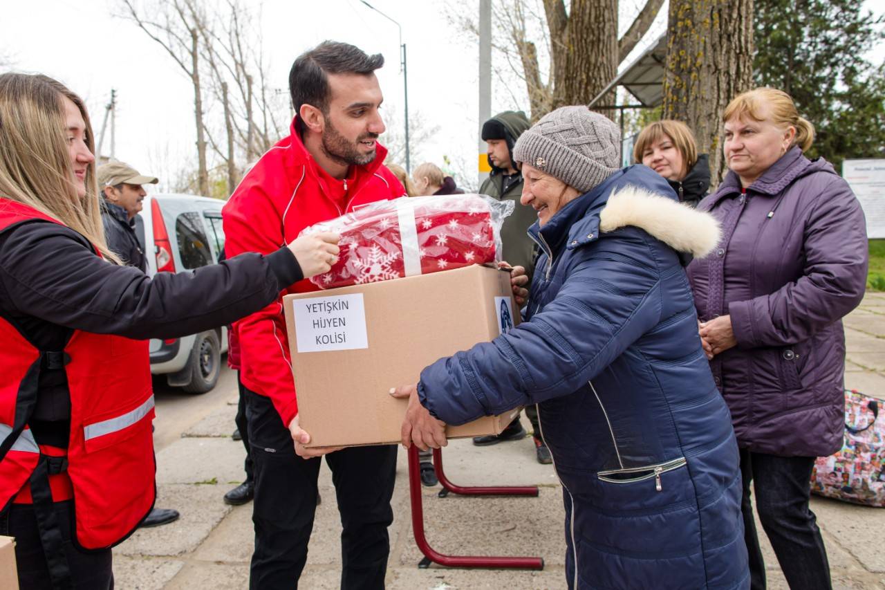 How the Red Cross Is Helping People During COVID-19