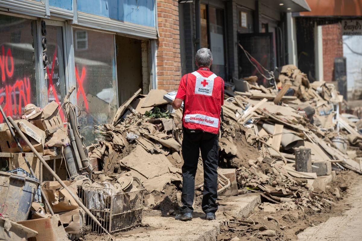 Red Cross volunteer helping during Kentucky floods