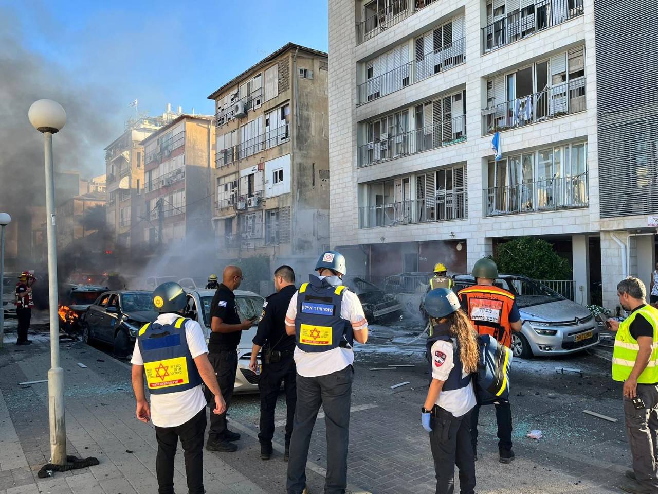 Magen David Adom (MDA), Israel's national society, has mobilized 1,500 ambulances, and staff and volunteers are tirelessly tending to the wounded and deceased. Teams are supporting health authorities by collecting and distributing tens of thousands of units of blood and evacuating the sickest patients from danger-prone areas. 