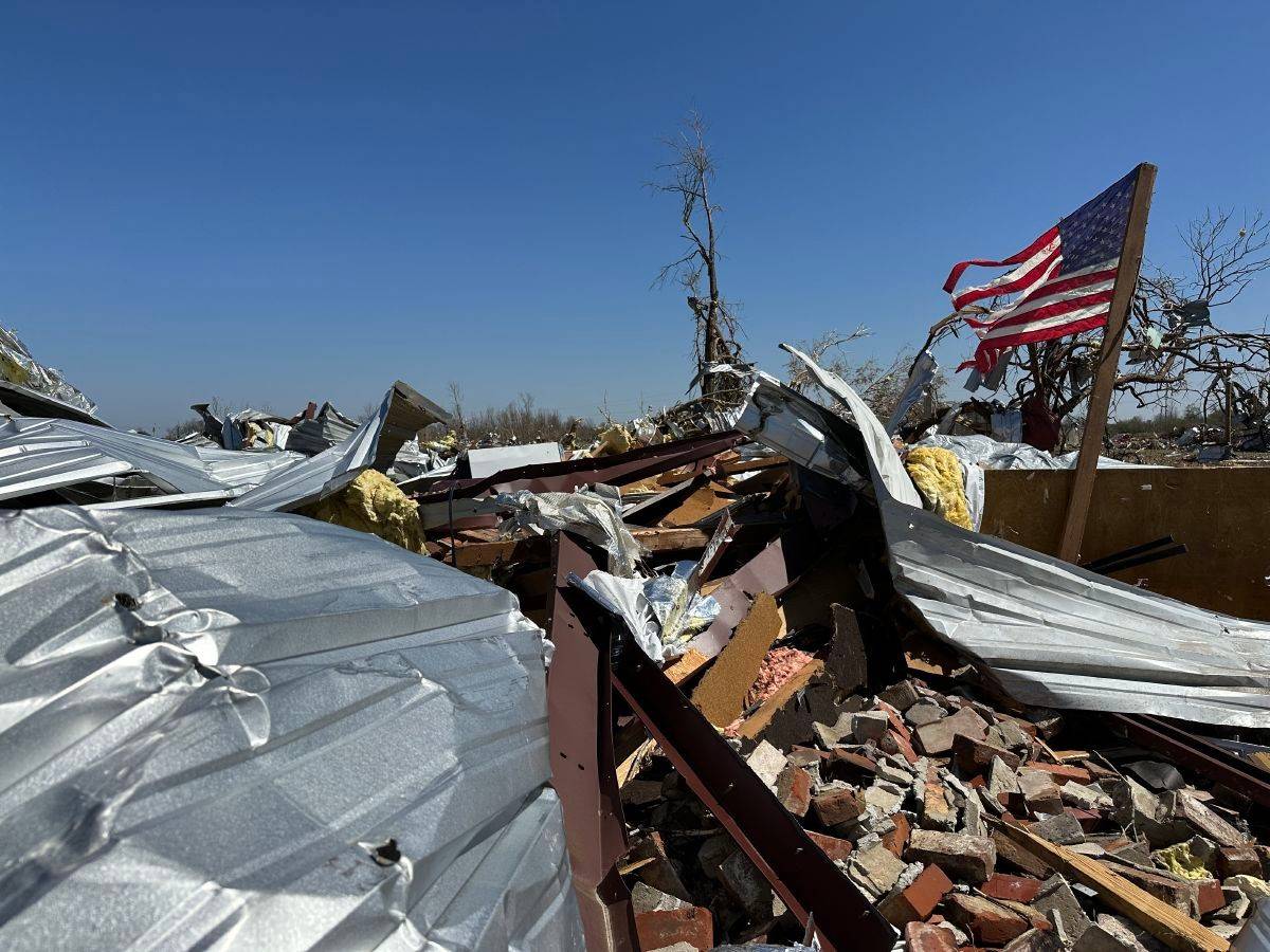 devastation in mississippi after tornado