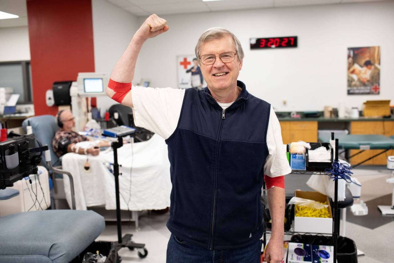 November 14, 2023. Dedham, Massachusetts. Platelet donor George Bradley looks strong after his donation at the Dedham (MA) donor center on November 14. Bradley has been giving platelets for more than four years because, he says, his schedule allows it and he enjoys helping others. Photo by Marko Kokic/American Red Cross