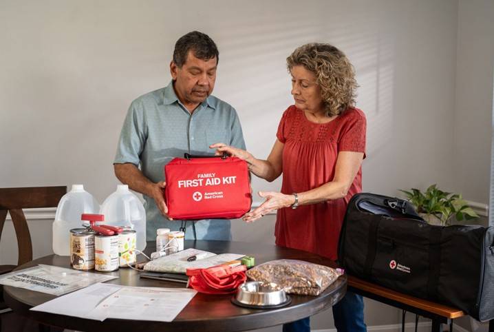 Reconnecting Loved Ones | News | Cascades Red Cross