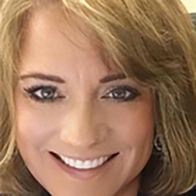 Dawn Corneau headshot