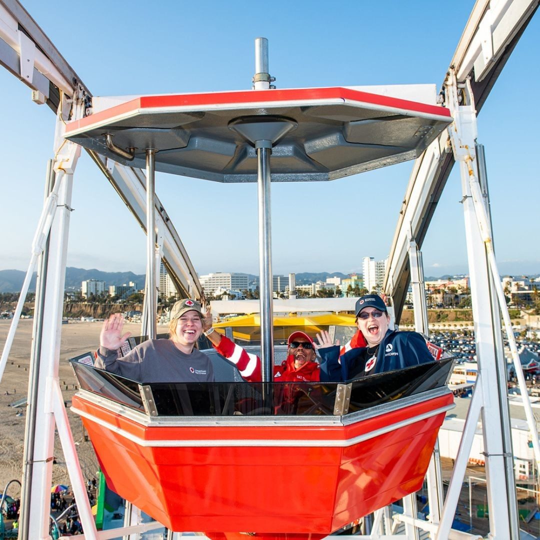 redcrossers on ferris wheel