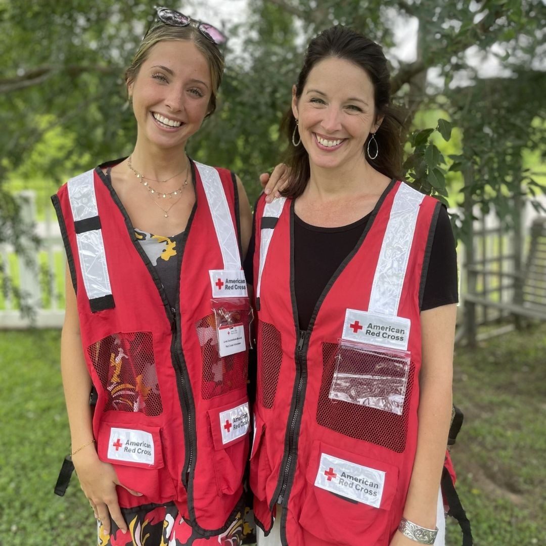 volunteers tiffany and livia