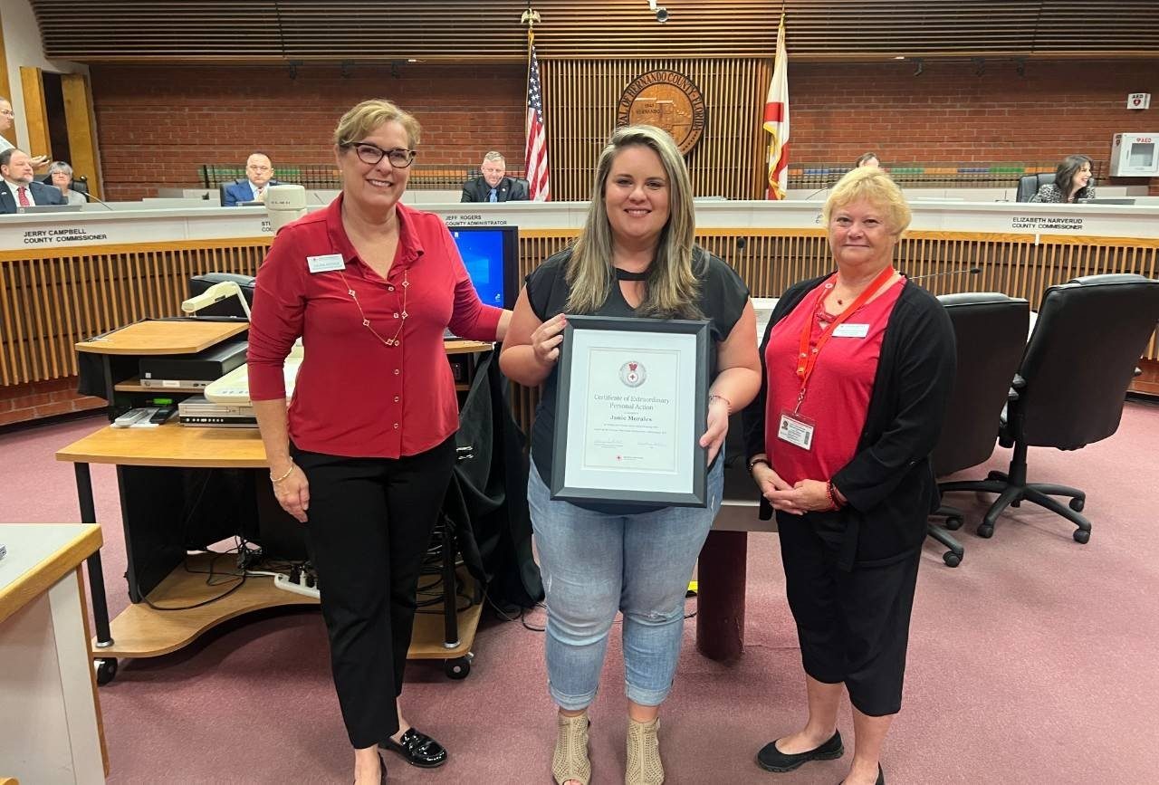 Heroic fan, Janie Morales receives national award