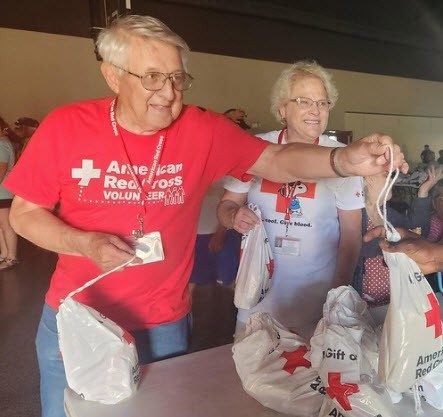Volunteers provide food in Sioux City