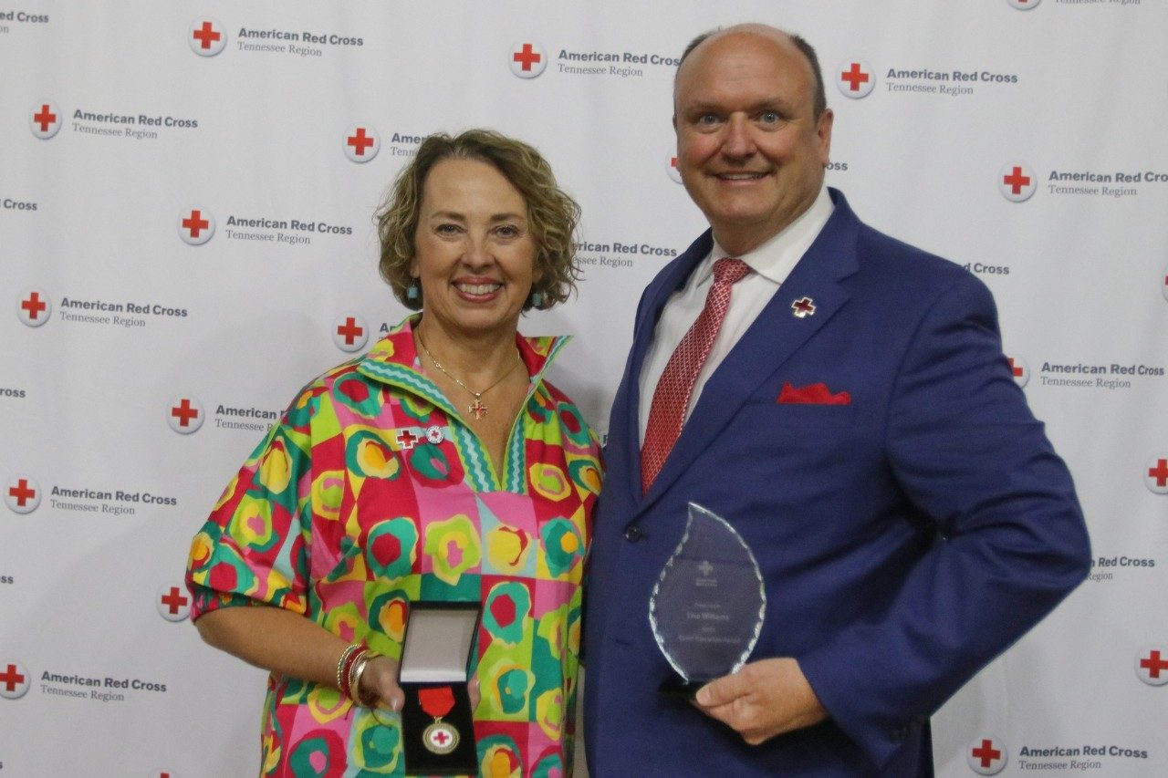 Lisa Williams receives Good Samaritan Award