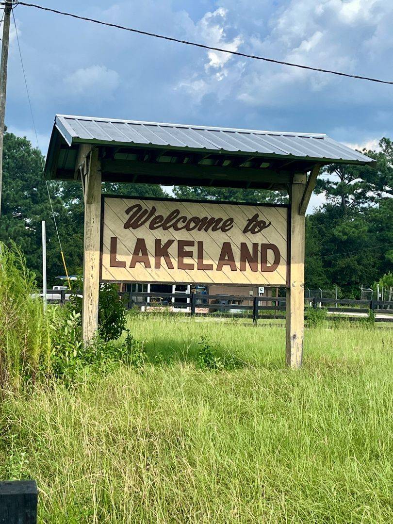 Welcome to Lakeland sign