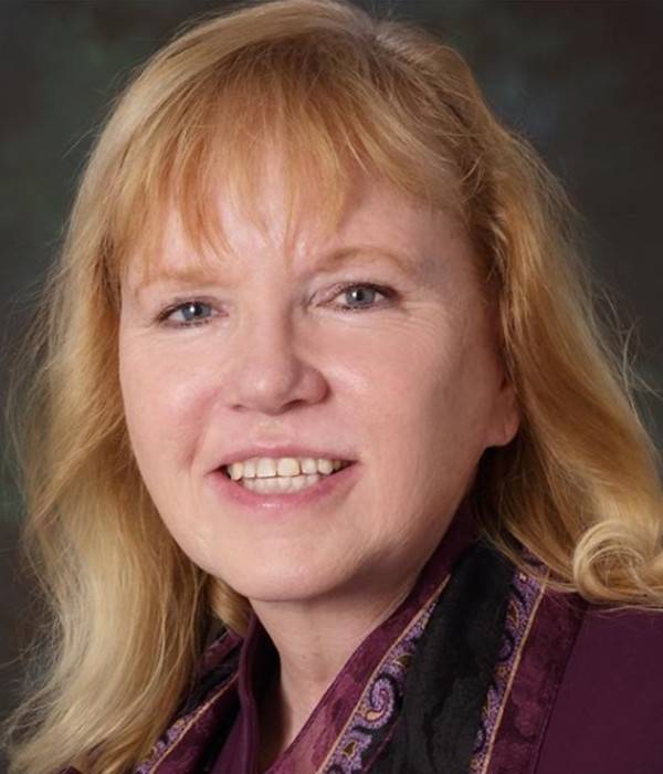 Andrea Reilly headshot.