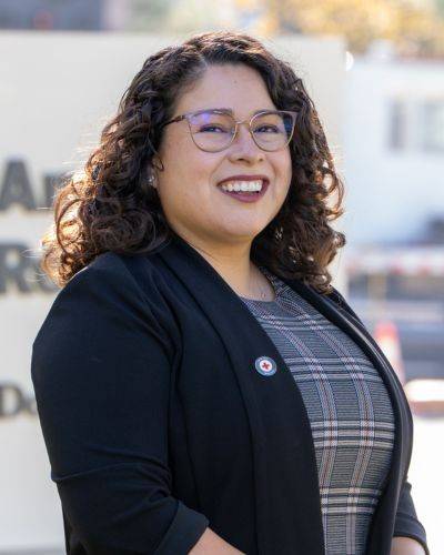 Alina-Correa - 1 Alina Correa headshot