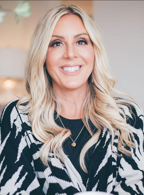 Cassie Walton headshot.