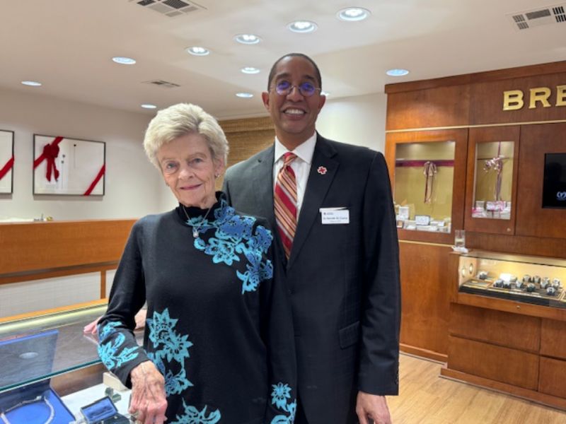 Two people posing for a picture.