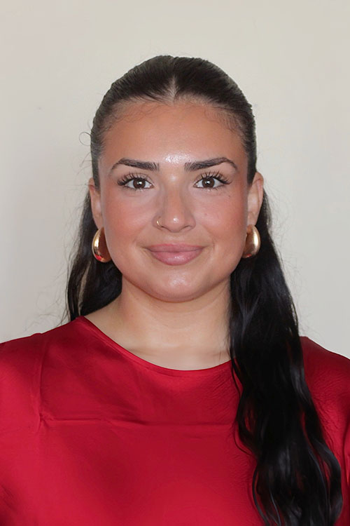 Silvana Gómez headshot.