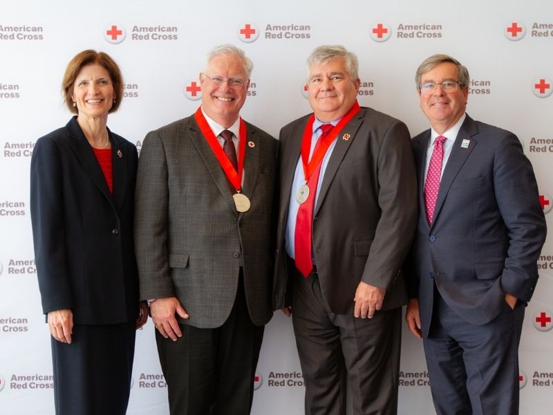 group of hnorees with awards