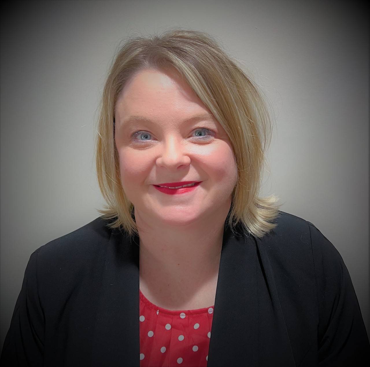 Headshot of Elizabeth Pawloski