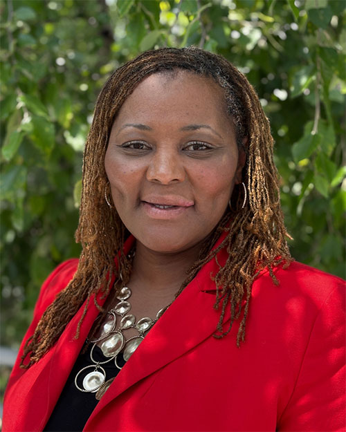 Denise Teasdell headshot.