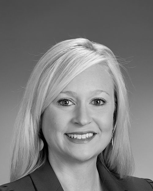 headshot of julie scott