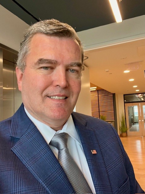 rene studer headshot.