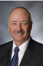 tom hendricks headshot