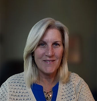 theresa young headshot.
