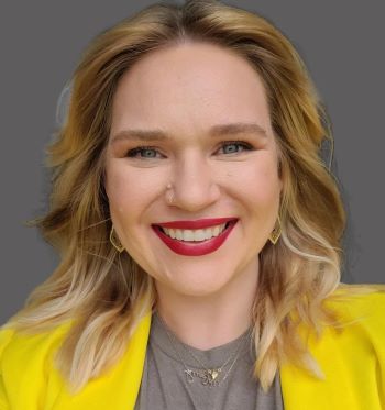 Sari Harlow headshot