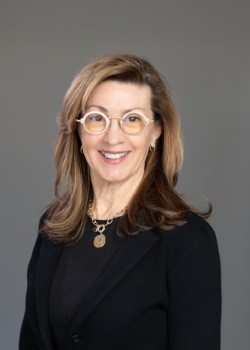 julie brown headshot