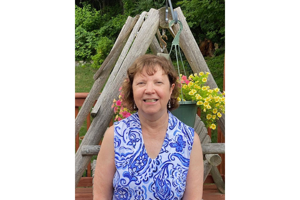 Linda Burian headshot.