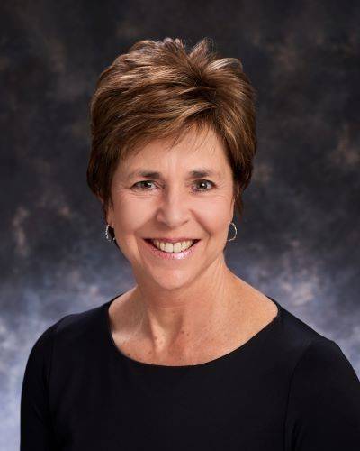 headshot of Mindy Holman
