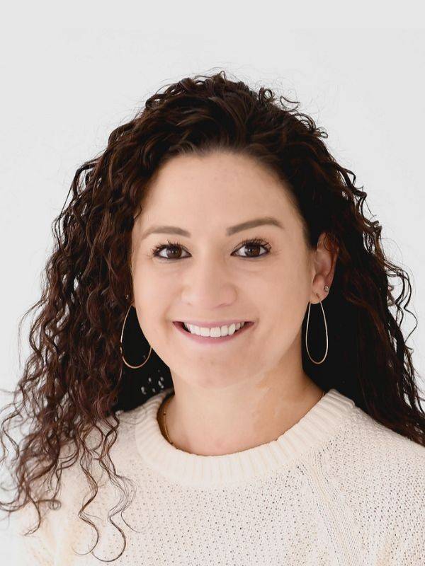 kimberly vosseteig headshot