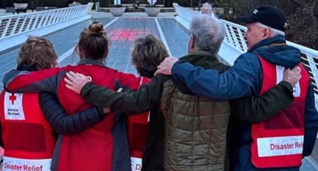 redcross volunteers on sundial bridge