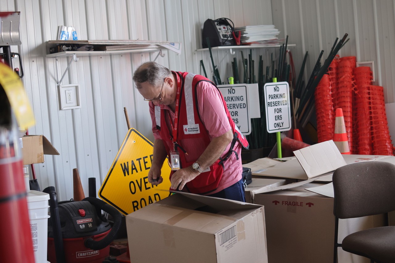 volunteer opening box