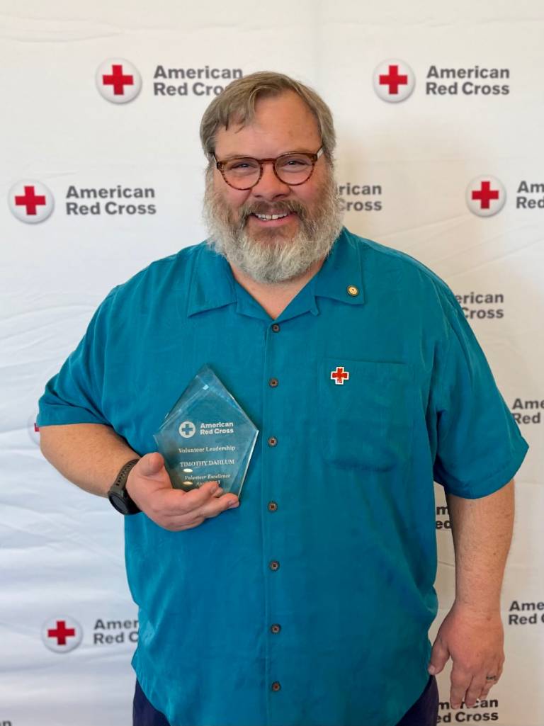 Timothy Dahlum receives the Volunteer Leadership Award