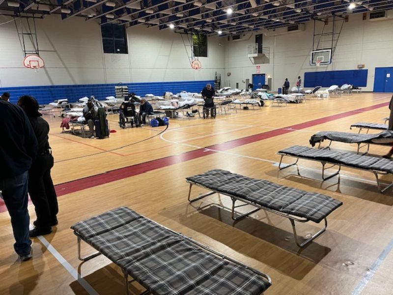 Warmining shelter with clients