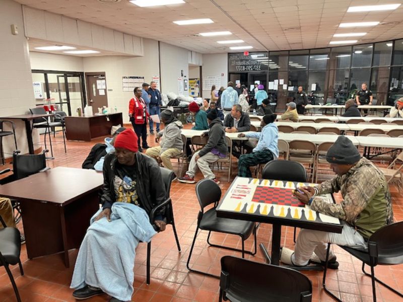 Warmining shelter with clients