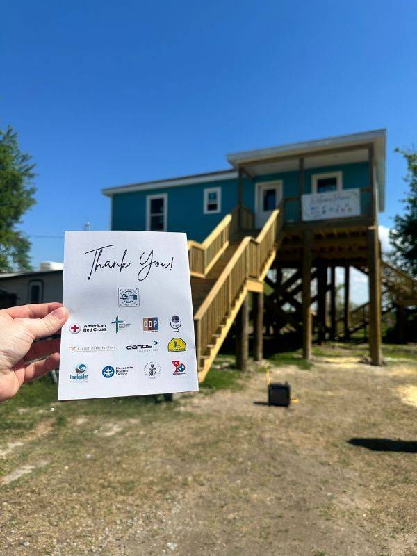 thank you note in front of home