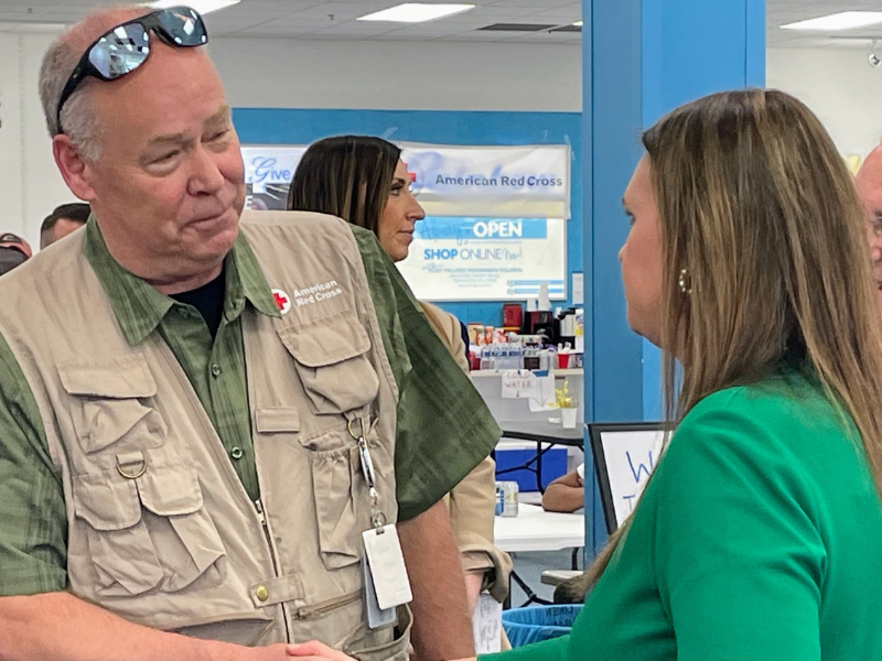 red cross volunteer and governor sarah huckabee-sanders