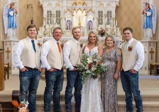 family groupshot at a wedding