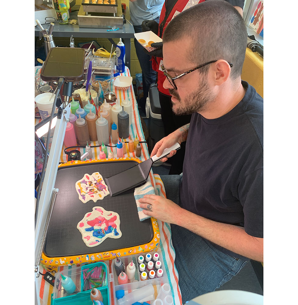 Dan Drake creating artwork out of pancakes.