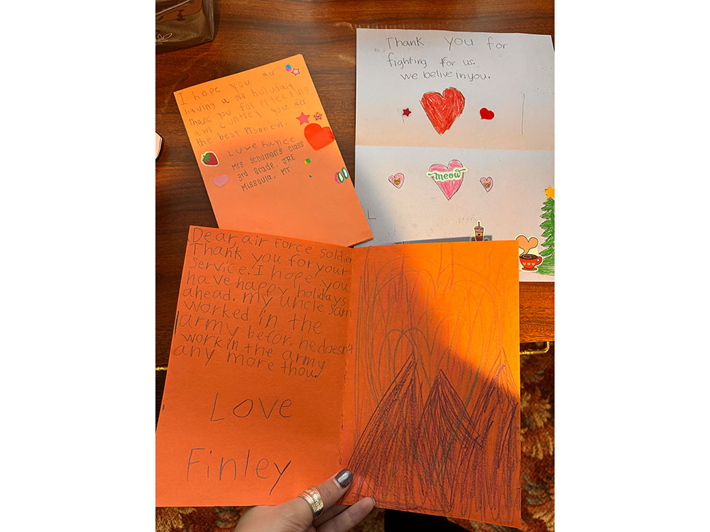 Thank you cards from children to military members.