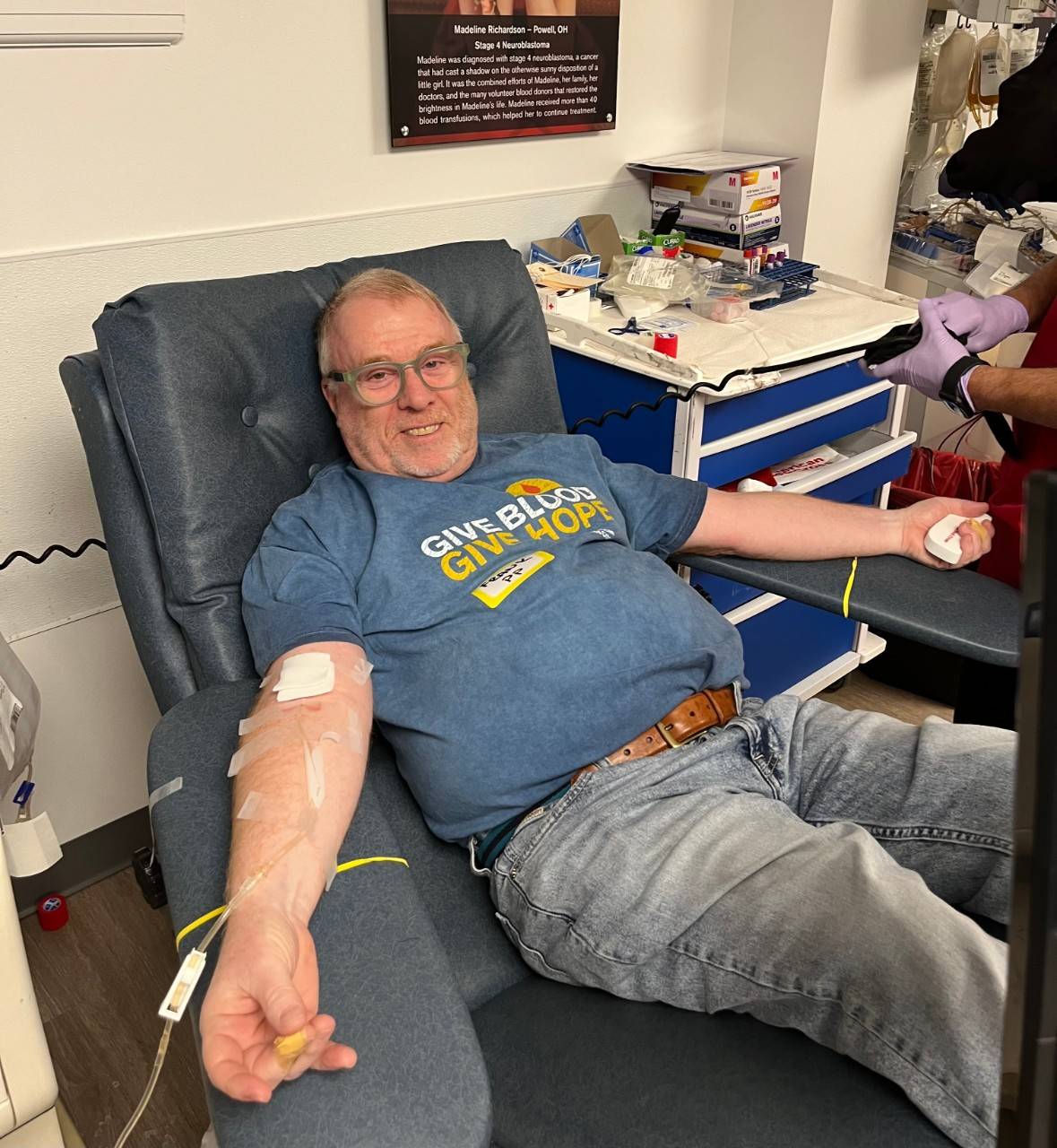 Frank Gainer donates platelets