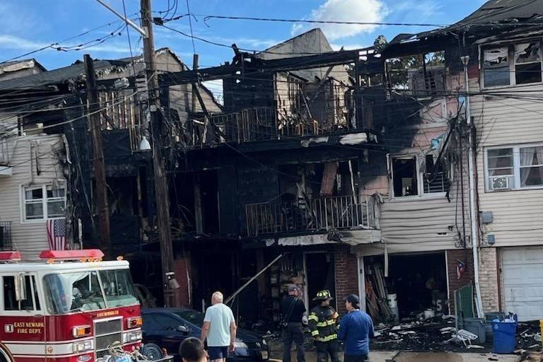 Large fire destroys six homes in East Newark, NJ