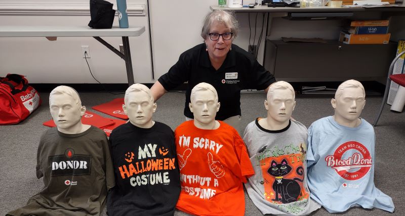 Marsha with 5 mannequins 