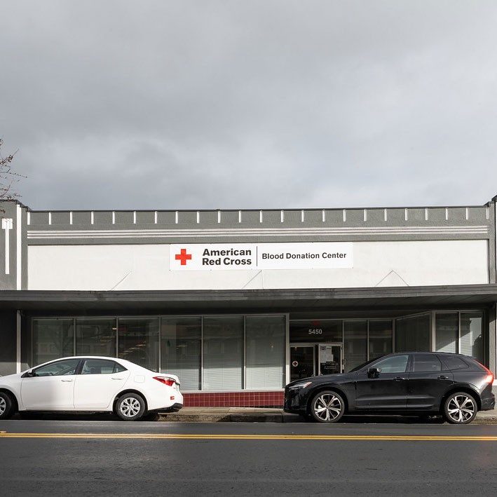 Front of Red Cross Blood Donation Center.