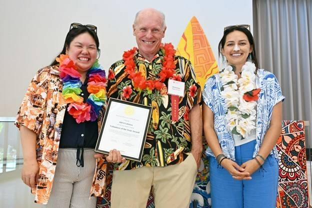 Bill O’Callahan (middle) receiving his award from Sr. Community Disaster Program manager, Debbie Yee (left), and San Mateo Community Disaster Program manager, Julianna Russell (right)
