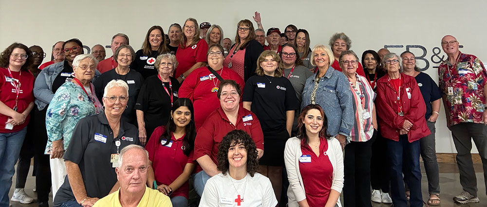 Group picture of Red Cross volunteers.