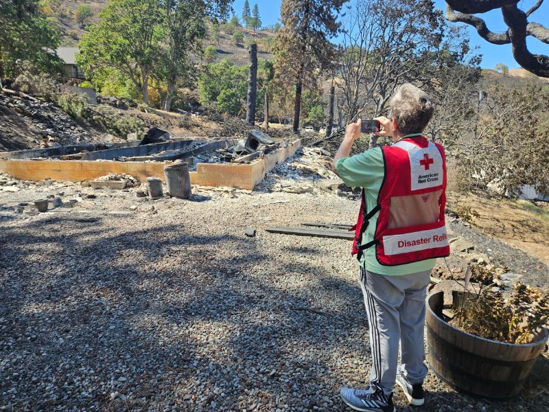 volunteer, sue reynolds taking photos